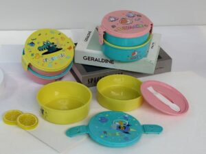 DOUBLE LAYER PLATE WITH WATER BOTTLE