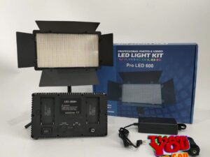 PRO LED 600 RGB WITH STAND