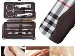 MANICURE AND PEDICURE PURSE SET