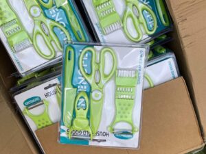 SET OF KITCHEN TOOLS